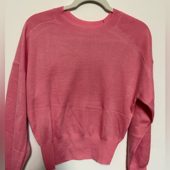 NWOT. Zara wool blend sweater. Round neck, ribbed sleeves. Sits at waist. Pink - Picture 10 of 13
